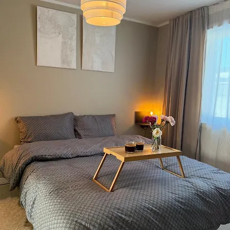 Cosy Half Of A Duplex *